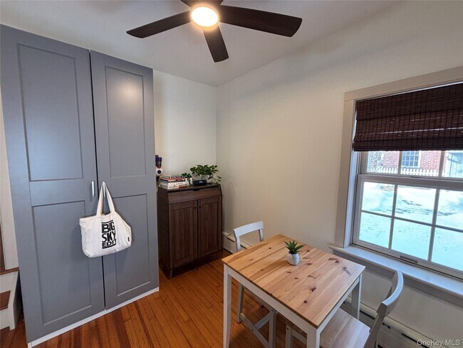 Building Photo - 11 W Bridge St