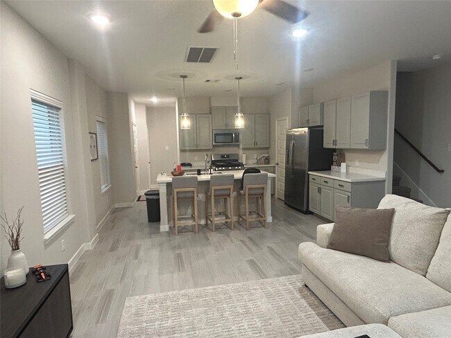 Building Photo - 1511 Revolution Way