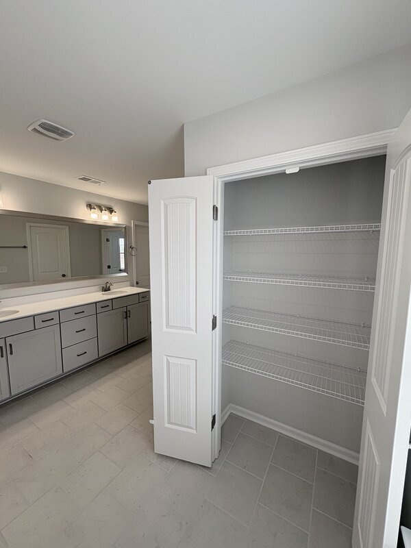 Building Photo - 153 Brockway Dr