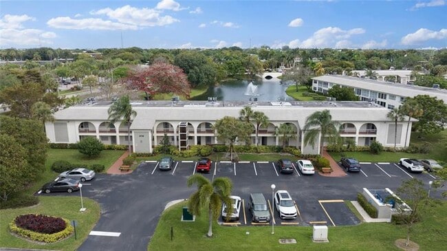 Building Photo - 2710 Nassau Bend