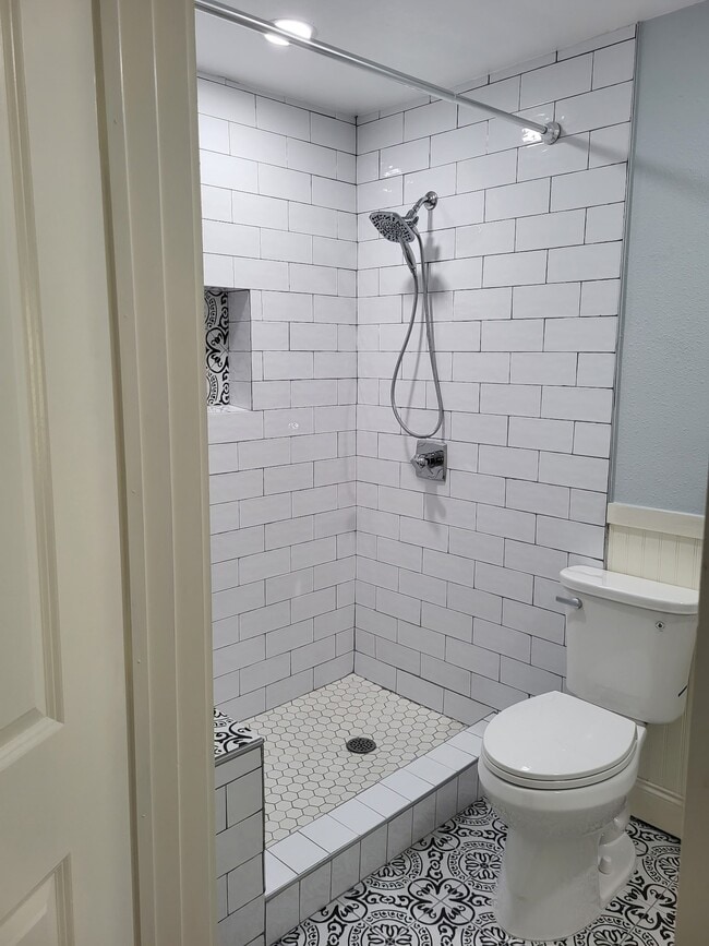 Building Photo - 1411 Godwin St