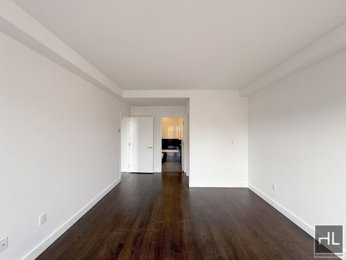 Building Photo - NO fee 4 bed 3.5 bath with Epic Views - WE...