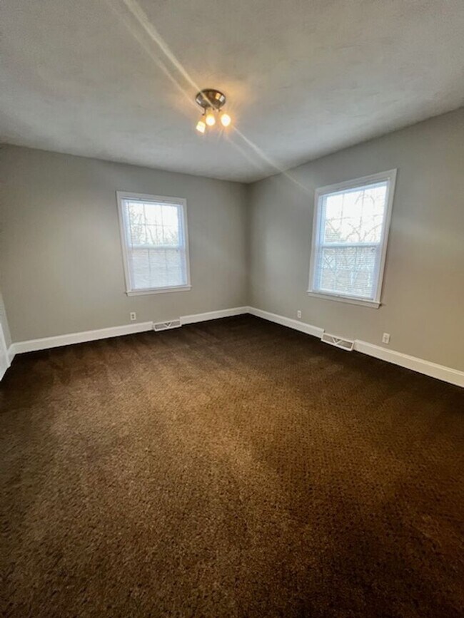 Building Photo - Charming 3-bedroom, 1-bath in Wilmore, KY