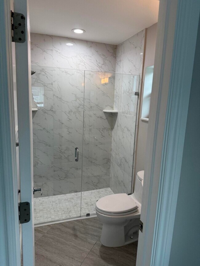 Building Photo - 105 Palamino Cir