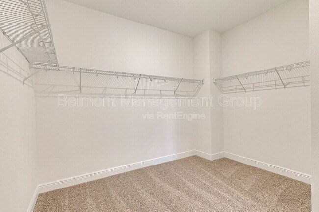 Building Photo - 1141 British Cir