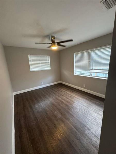 Building Photo - 518 SW 20th Ave