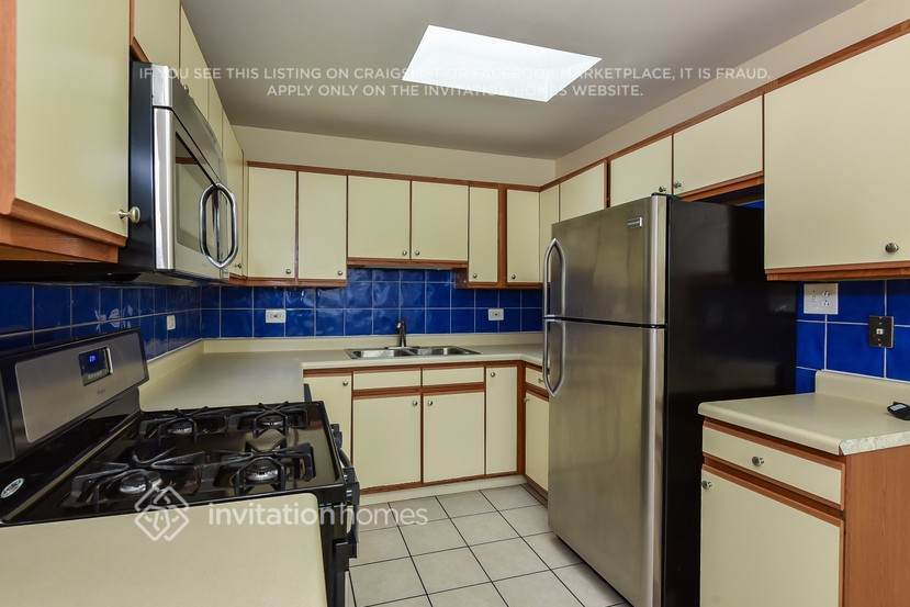 Building Photo - 104 N Elm Ln
