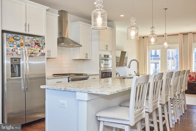 Building Photo - 20055 Old Line Terrace