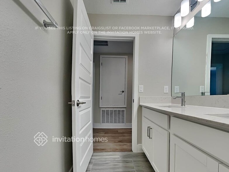 Building Photo - 9775 Wild Begonia Loop