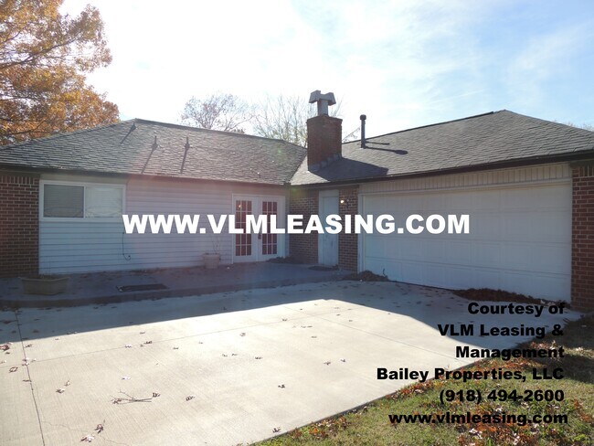 Building Photo - 404 W Vicksburg St