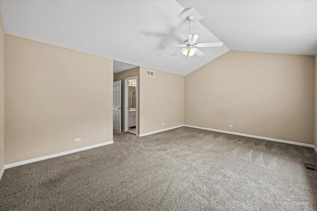Building Photo - 1058 E Danbury Dr