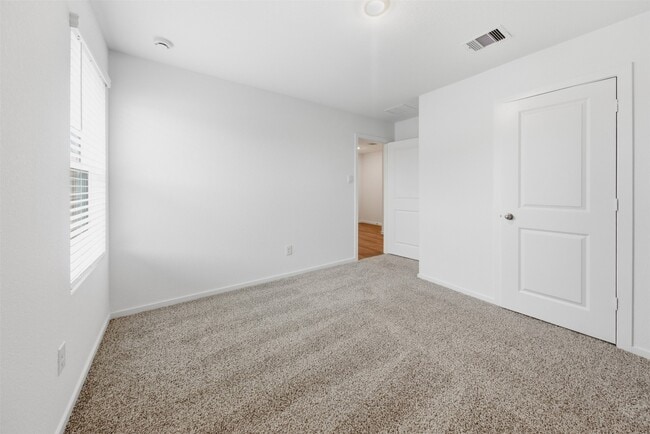 Building Photo - 40810 Hawthorne Glades St