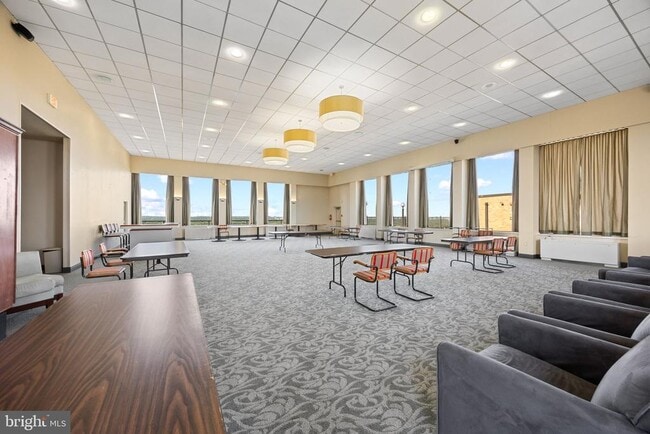Building Photo - 3701 S George Mason Dr