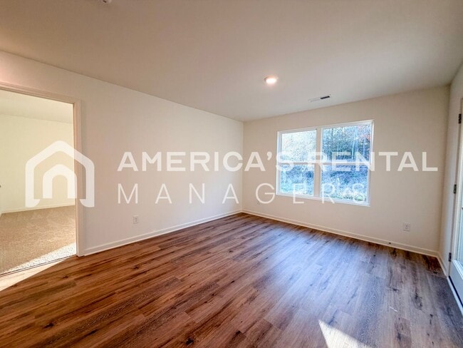 Building Photo - Coming Soon! Available to view NOW!! MOVE ...