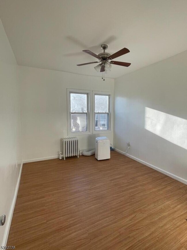 Building Photo - 1116 Walnut St