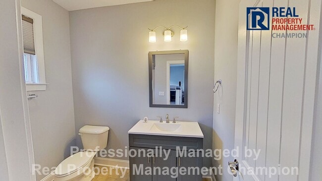 Building Photo - Immaculate 4 BD/3 BA Home w/Screened Porch and Fenced Back Yard