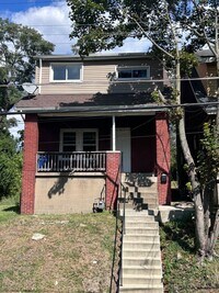 Building Photo - 3 Bedroom 1 Bathroom Home (Perry South)