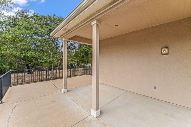 Building Photo - 533 Mill Pond Path