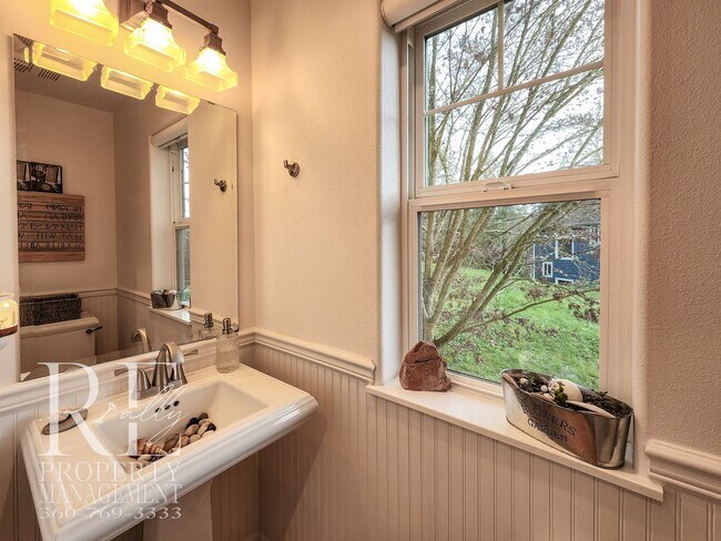 Building Photo - Light-Filled View Home with Vaulted Ceilings & Warm Wood Finishes