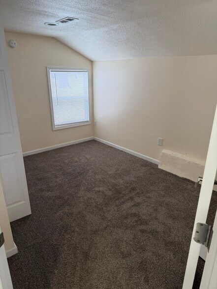 Building Photo - 1134 S Wolf Lake Rd