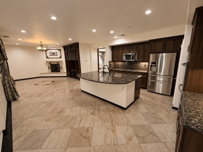 Building Photo - 621 Marbella Ct