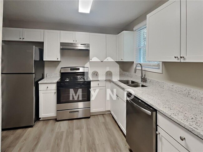 Building Photo - 406 Blair Villa Dr SE