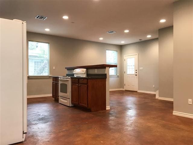 Building Photo - 5513 William Holland Ave