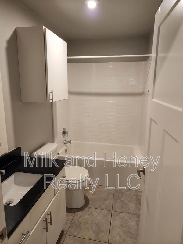 Building Photo - 605 NW 176th St