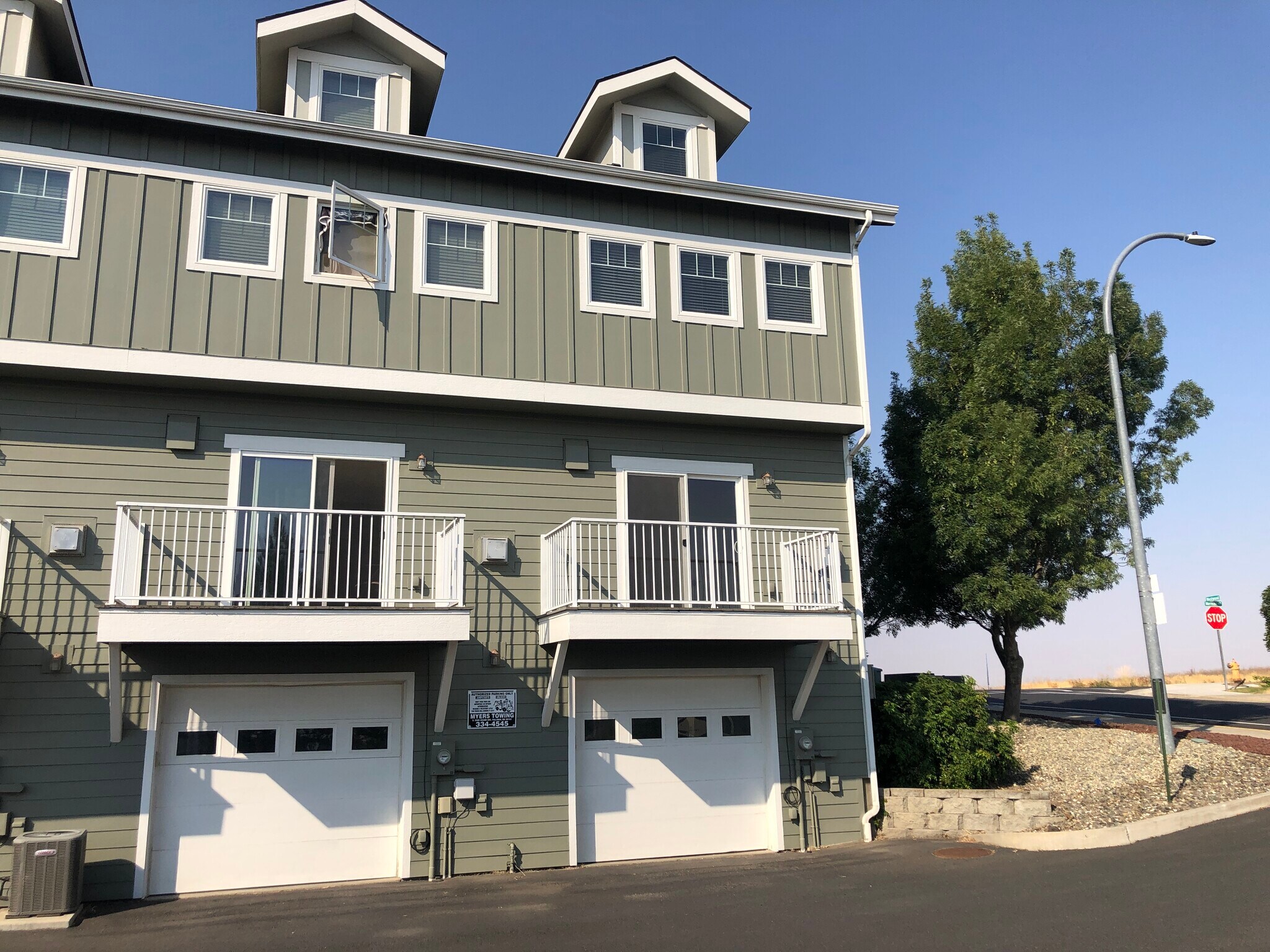 Building Photo - 2115 Westwood Dr