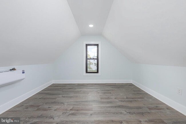 Building Photo - 3547 Finlaw Ave