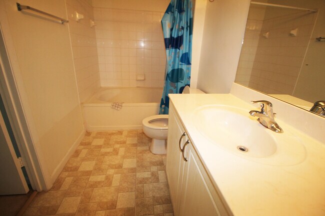 Building Photo - 4823 Via Palm Lakes Via