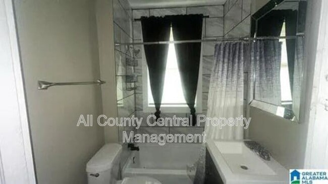 Building Photo - 775 81st Pl S