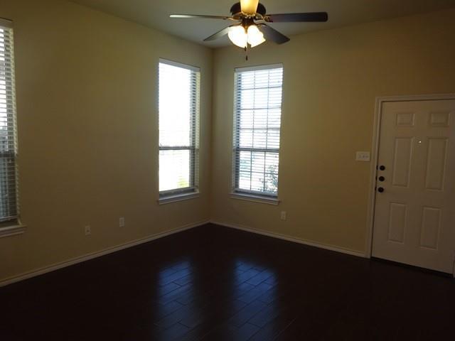 Building Photo - 160 Creekside Villa Dr