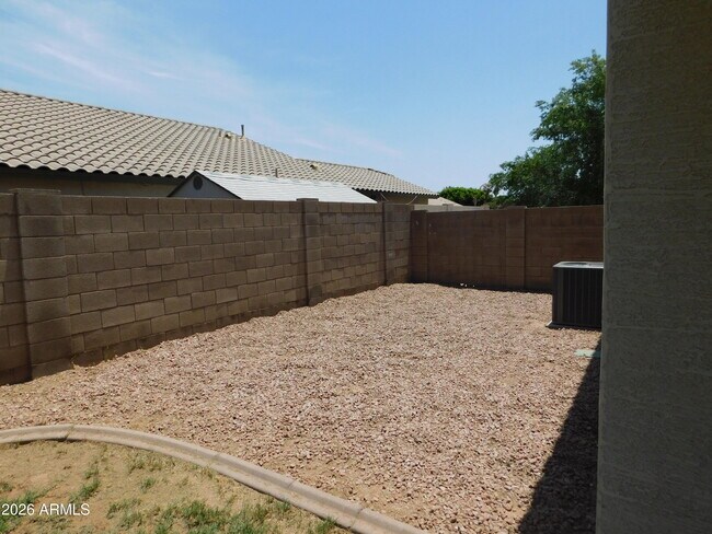Building Photo - 2430 E Fairview St