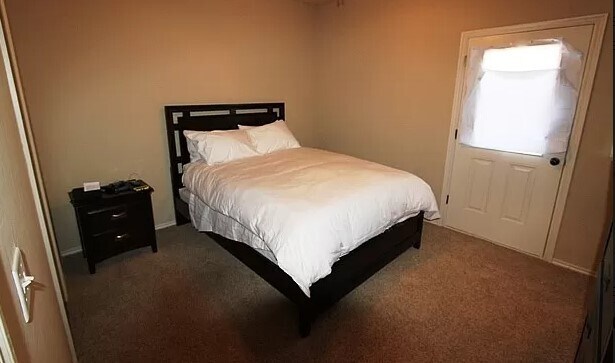 Building Photo - 102 Barrett Pl