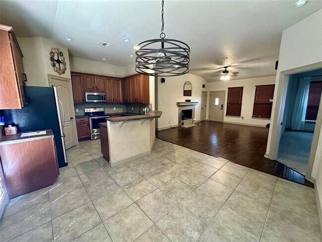 Building Photo - 15105 Cavalier Canyon Dr