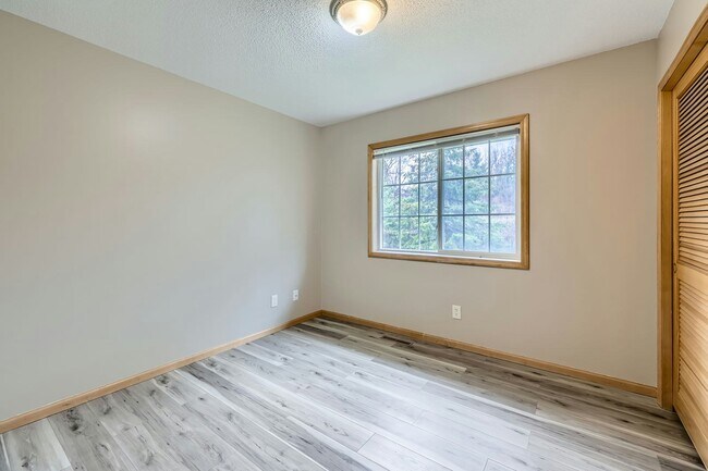 Building Photo - 12740 Eveleth Path