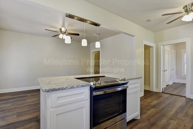 Building Photo - 1115 S Rusk Ave