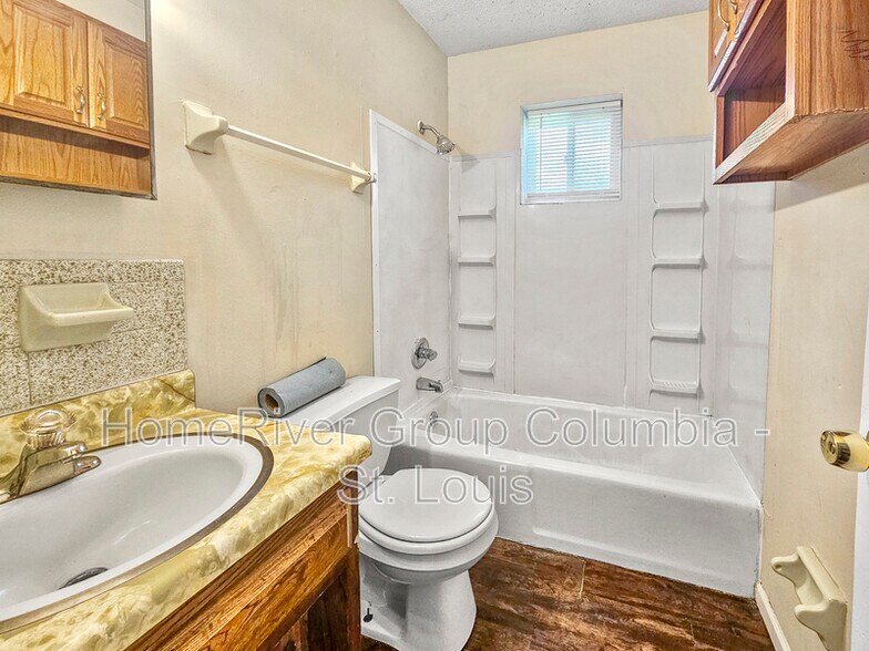Building Photo - 2541 E Morris Dr