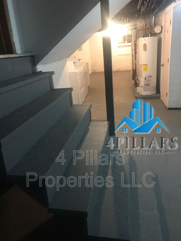 Building Photo - 1120 W 150th St