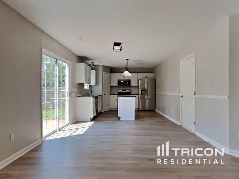 Building Photo - 5705 Waterpoint Dr
