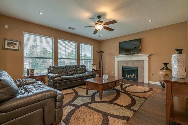 Building Photo - 14931 Opera House Row Dr