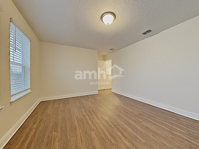 Building Photo - 743 Zarabrooke Ct