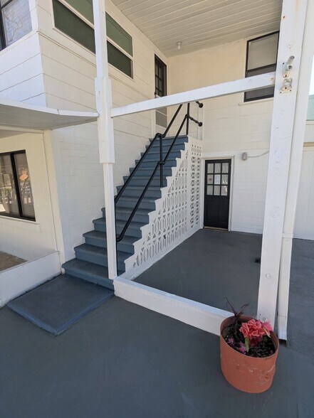 Building Photo - 209 10th St