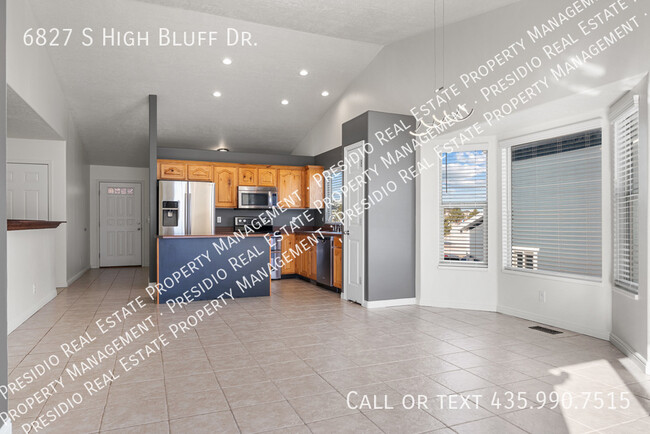 Building Photo - 6827 S High Bluff Dr