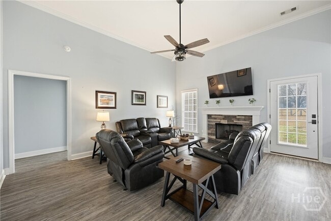 Building Photo - 440 Rivercrest Dr