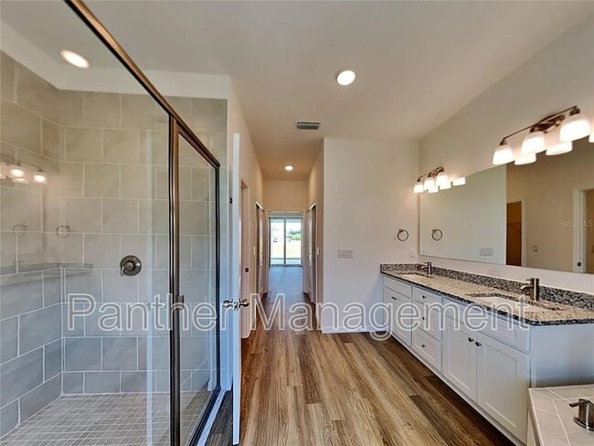 Building Photo - 16216 Minorca Dr