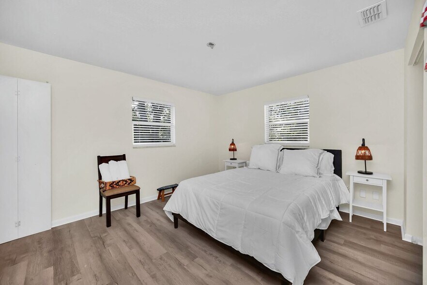 Building Photo - 5 SE Ocale Way