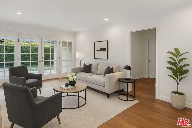 Building Photo - 10517 Holman Ave