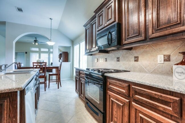 Building Photo - 27535 Gatlin Ln